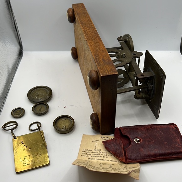 Antique letter scale and 1949 scale and pouch - Picture 10 of 11